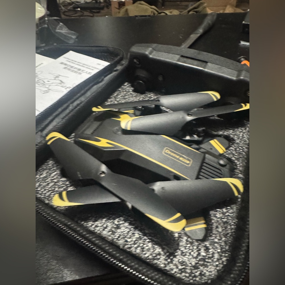 Drone - Rechargable, BEAND NEW, never used, comes with charging cord and case